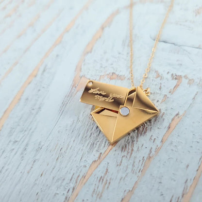 PERSONALIZ ENVELOP NECKLACE